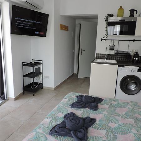 Begonia City Center Apartment 230 By Namaste Elite توريمولينوس المظهر الخارجي الصورة