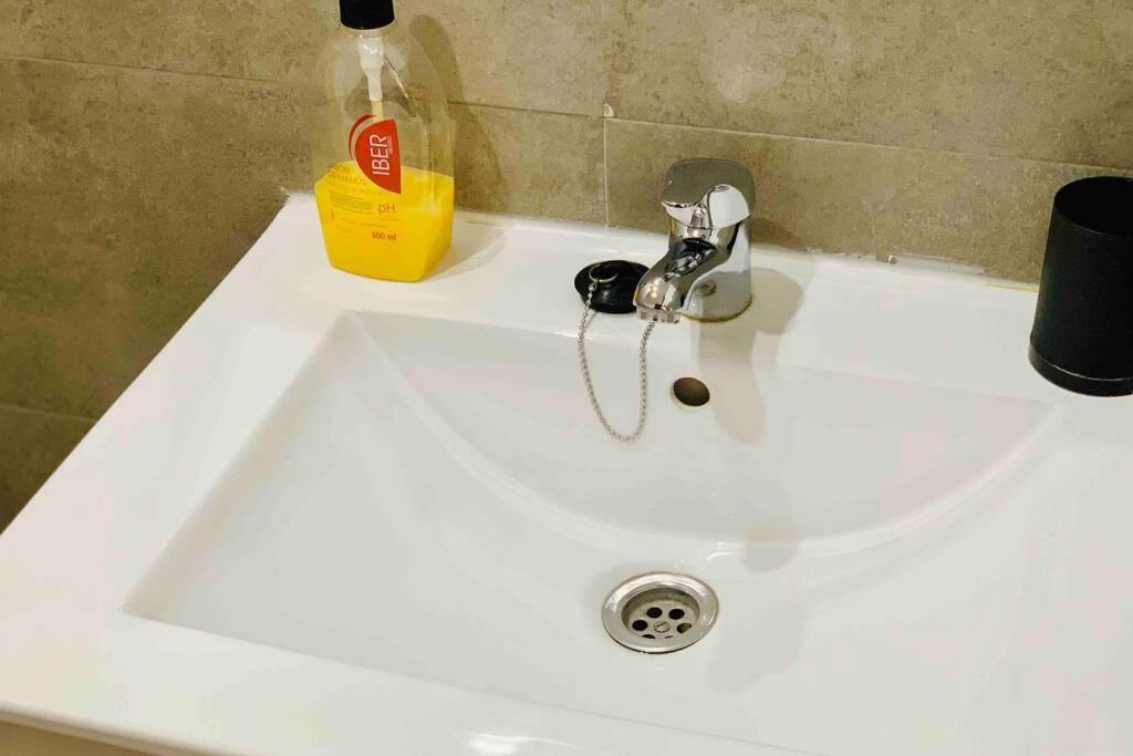 Begonia City Center Apartment 230 By Namaste Elite توريمولينوس المظهر الخارجي الصورة