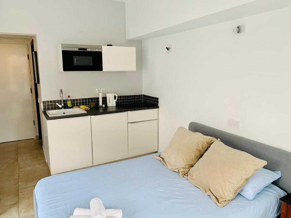 Begonia City Center Apartment 230 By Namaste Elite توريمولينوس المظهر الخارجي الصورة